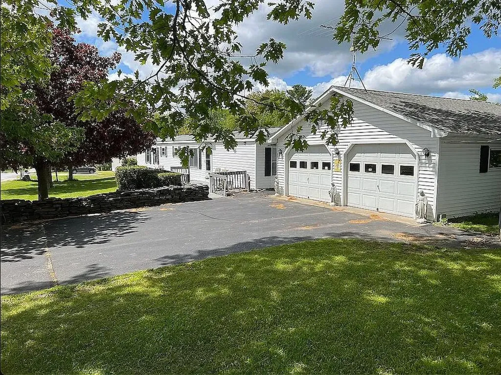 186 Eight Rod Road Augusta ME 04330