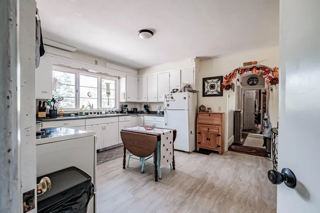 68 Lake Street Auburn ME 04210