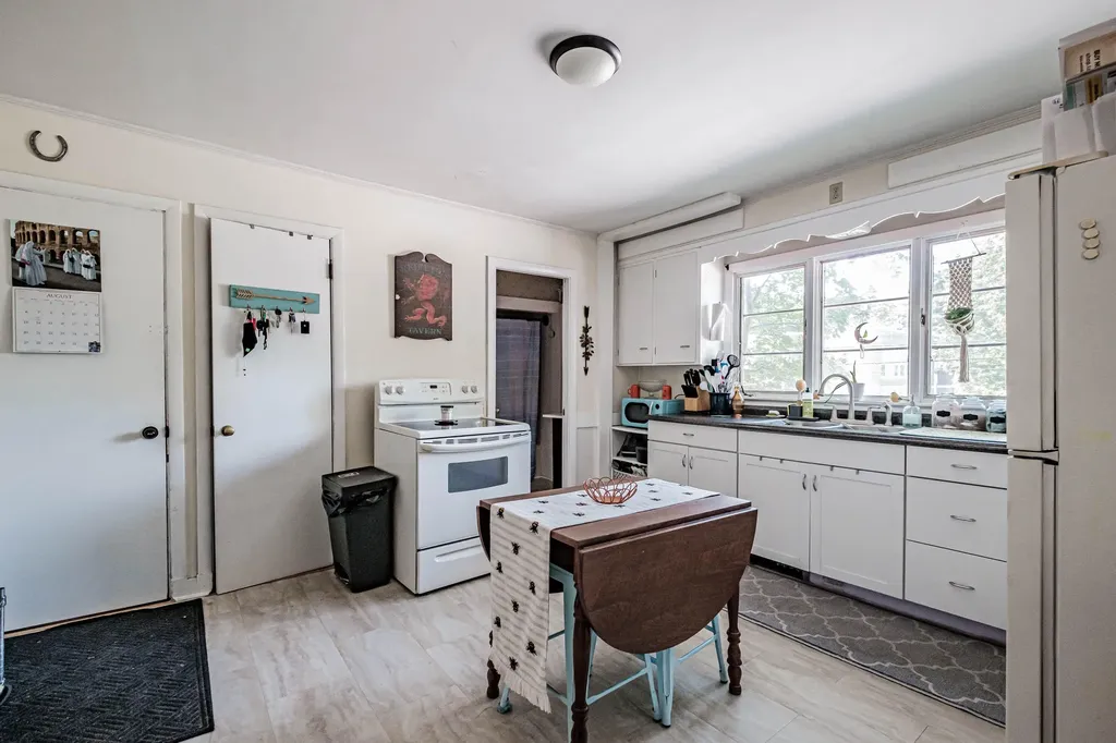 68 Lake Street Auburn ME 04210