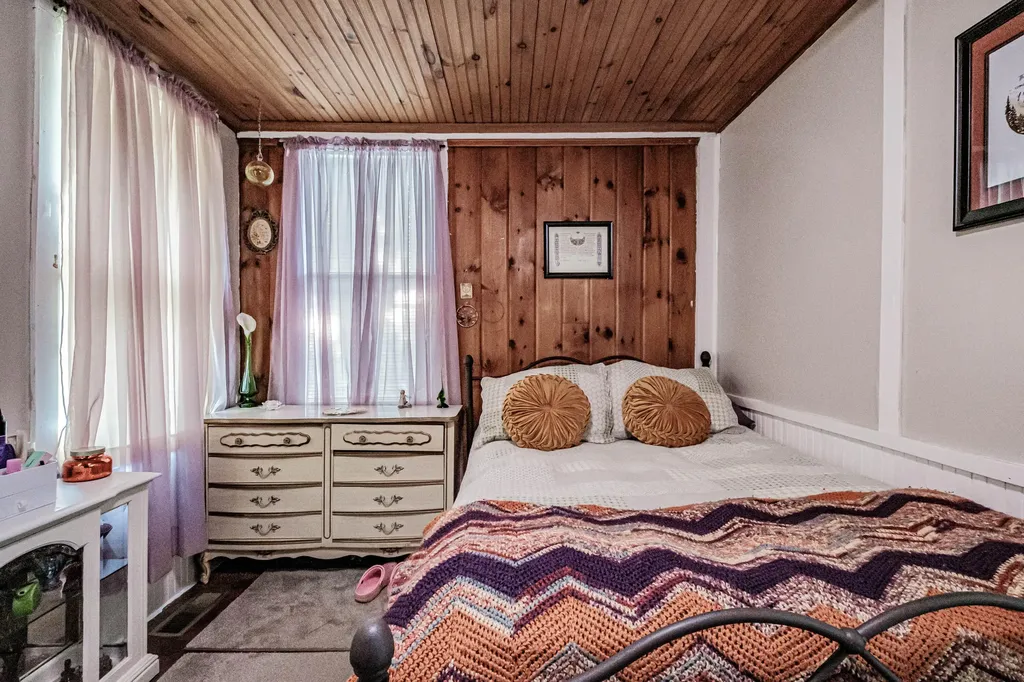 68 Lake Street Auburn ME 04210
