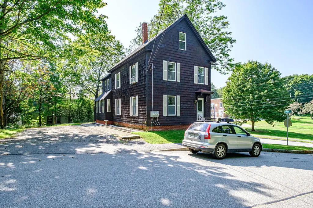 68 Lake Street Auburn ME 04210