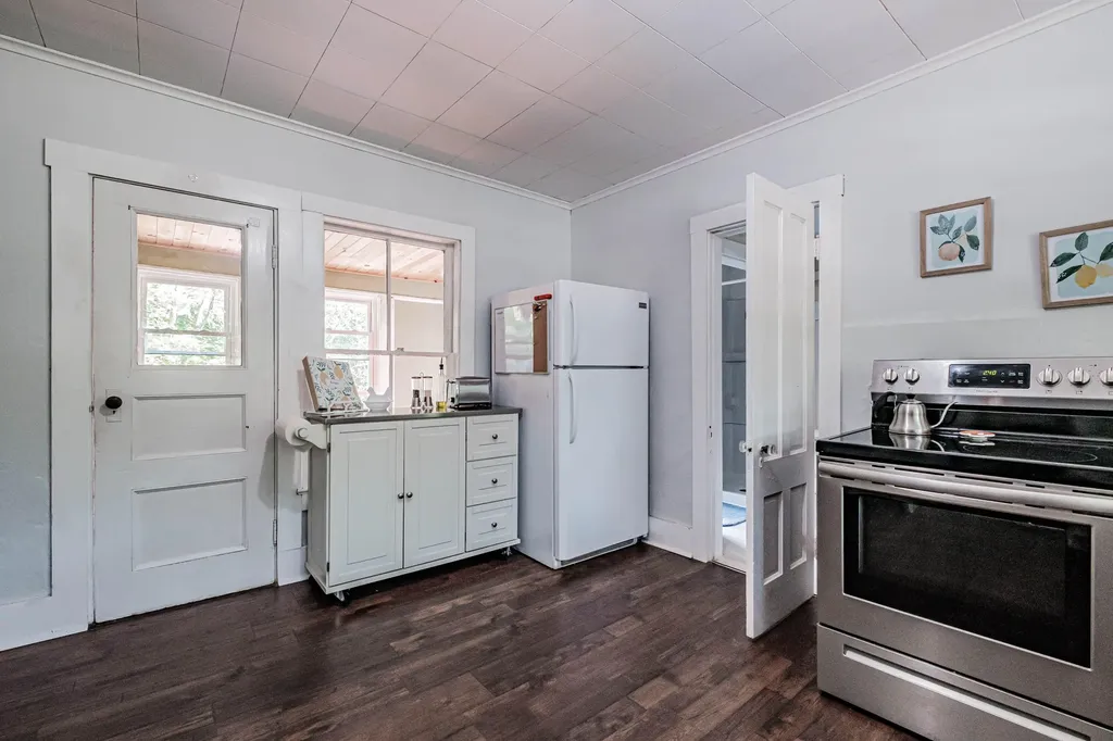 68 Lake Street Auburn ME 04210