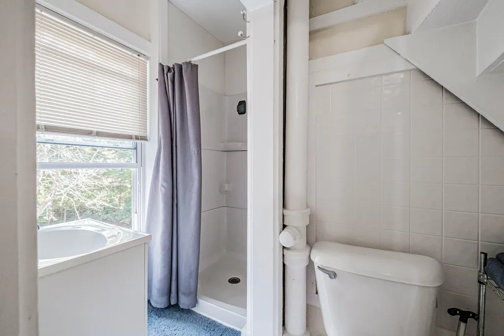 68 Lake Street Auburn ME 04210