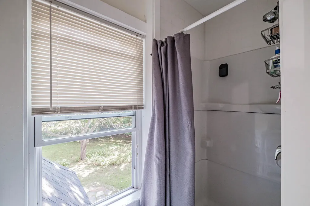 68 Lake Street Auburn ME 04210