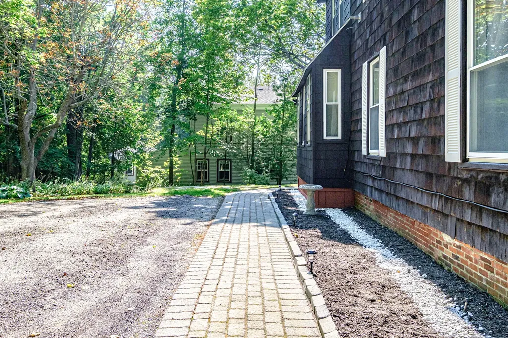 68 Lake Street Auburn ME 04210