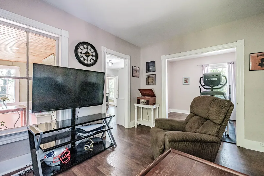 68 Lake Street Auburn ME 04210