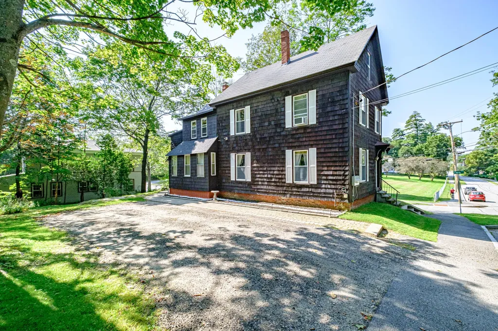 68 Lake Street Auburn ME 04210