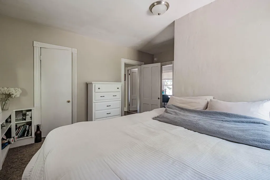 68 Lake Street Auburn ME 04210