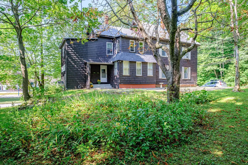 68 Lake Street Auburn ME 04210