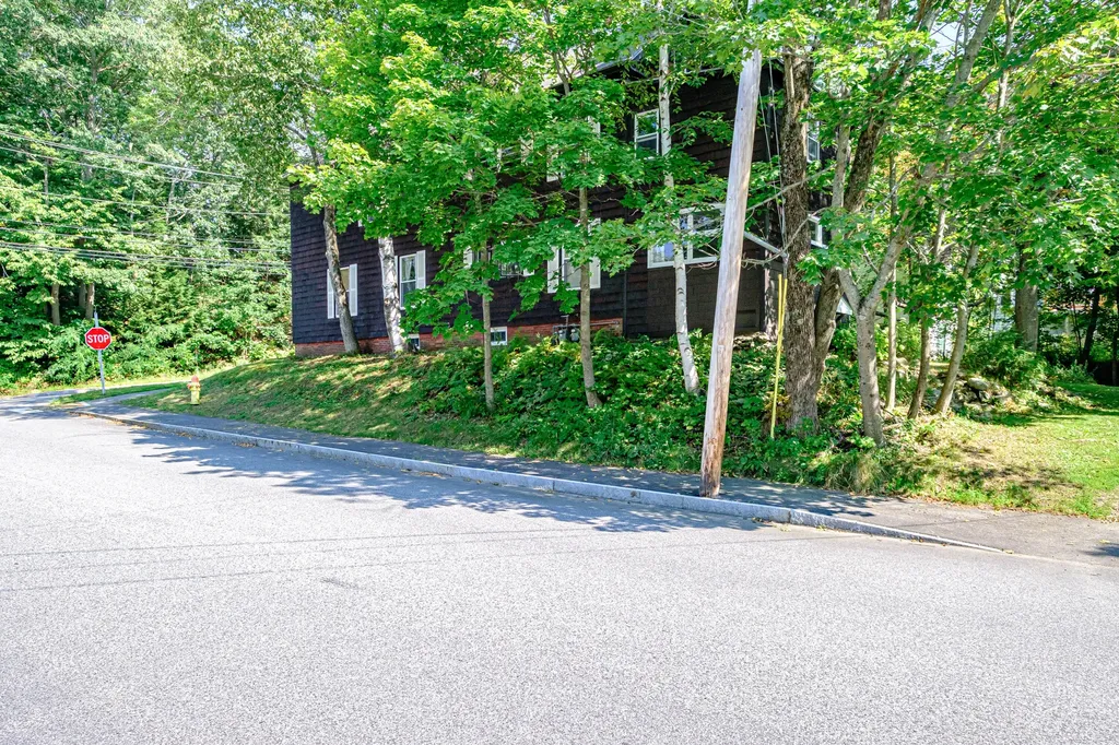 68 Lake Street Auburn ME 04210