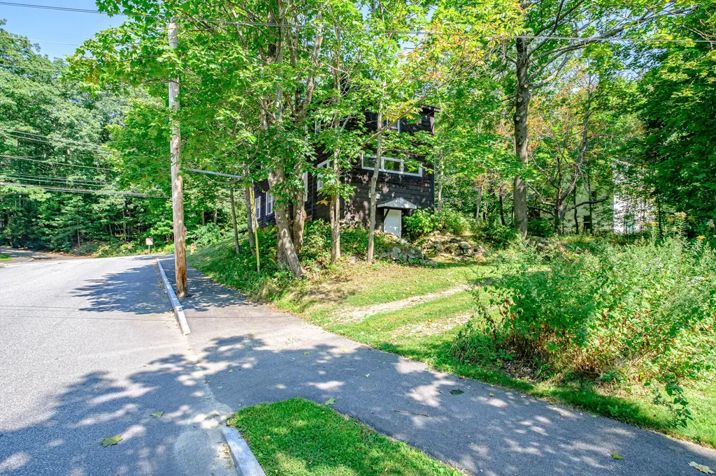 68 Lake Street Auburn ME 04210