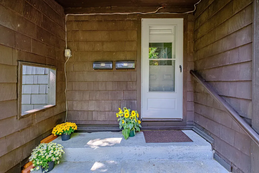 68 Lake Street Auburn ME 04210