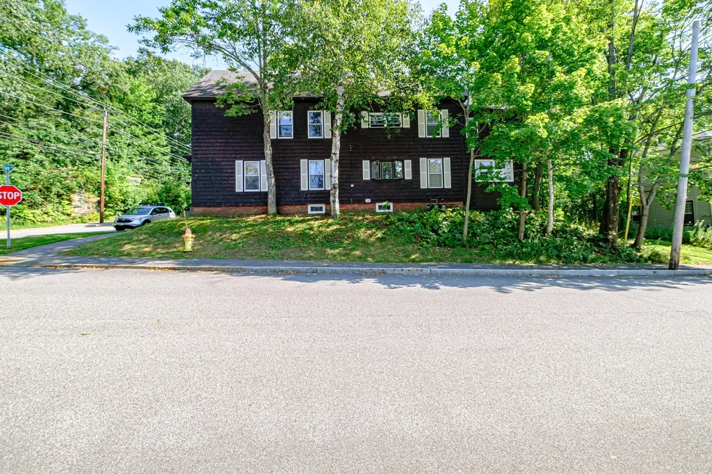 68 Lake Street Auburn ME 04210