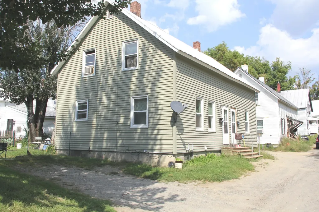 8 Gilblair Street Skowhegan ME 04976
