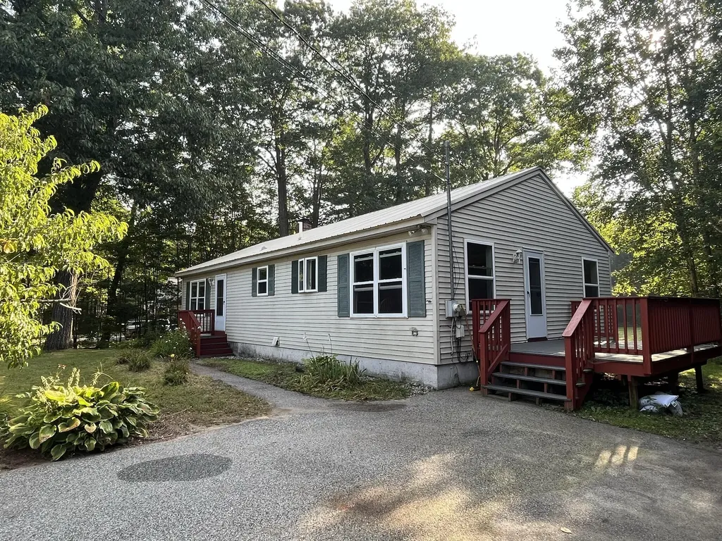 14 Easy Street Standish ME 04084
