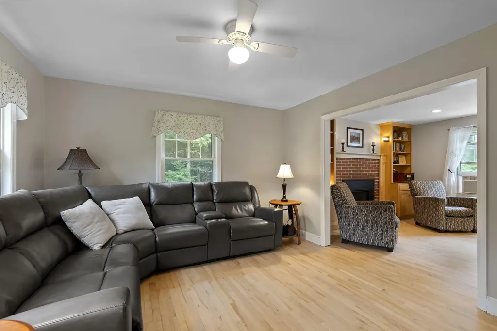 34 Longmeadow Road Scarborough ME 04074