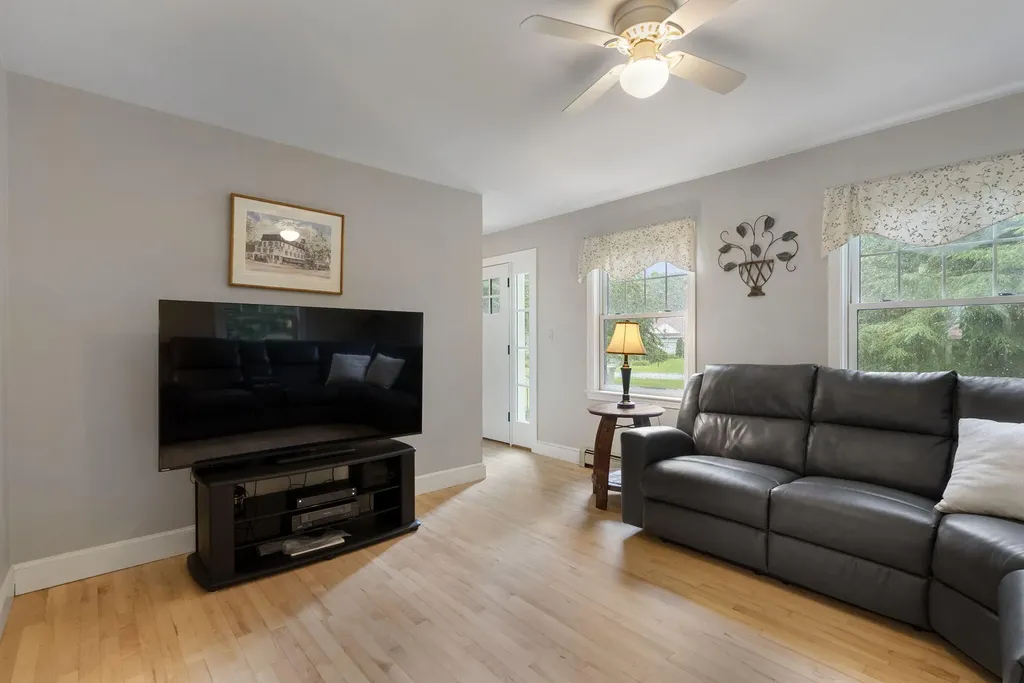 34 Longmeadow Road Scarborough ME 04074