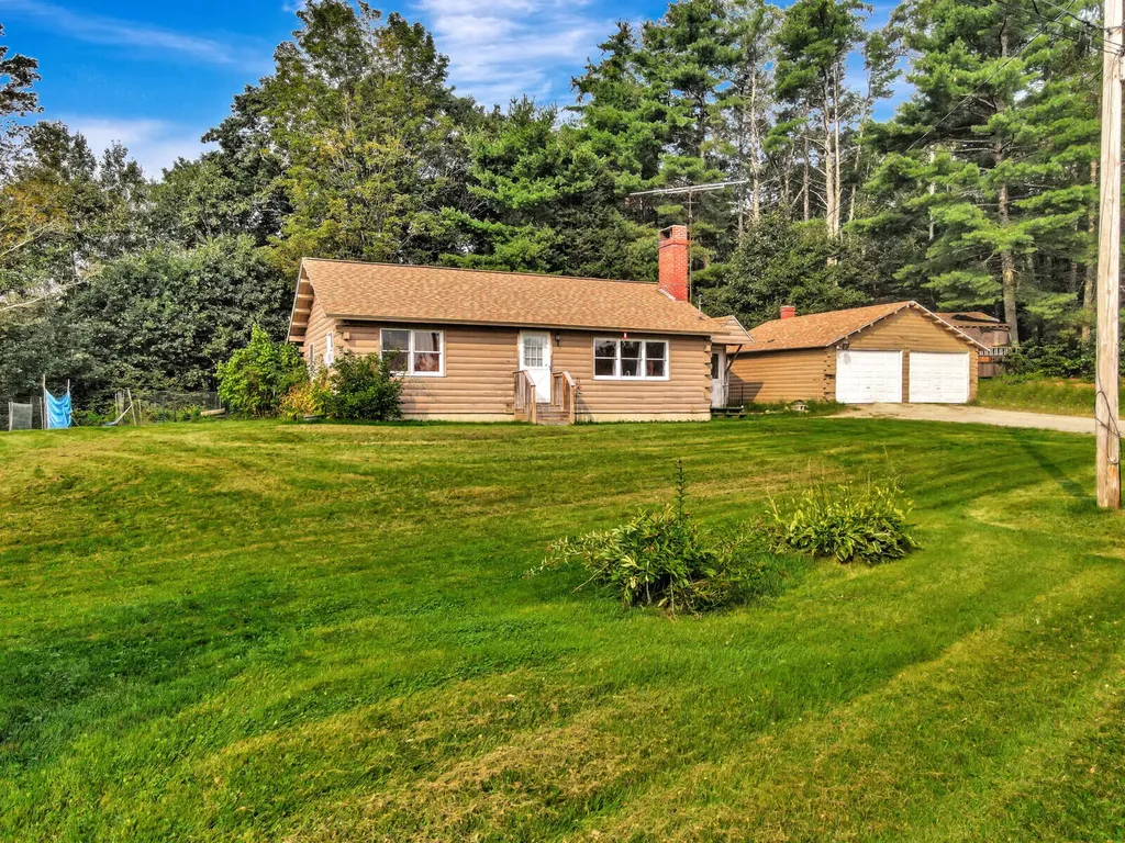 22 Village View Lane Whitefield ME 04353