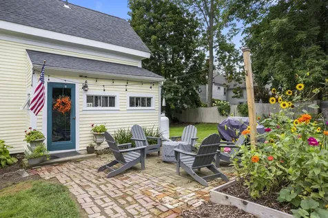 18 Federal Street Wiscasset ME 04578