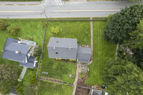 18 Federal Street Wiscasset ME 04578