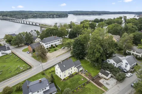 18 Federal Street Wiscasset ME 04578