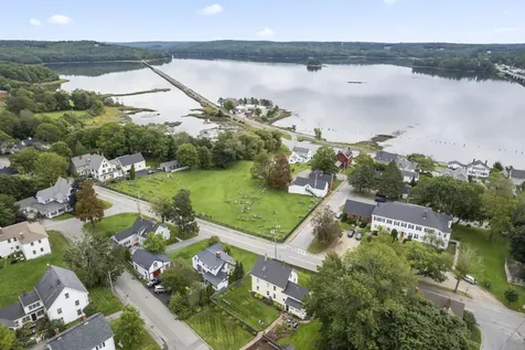 18 Federal Street Wiscasset ME 04578
