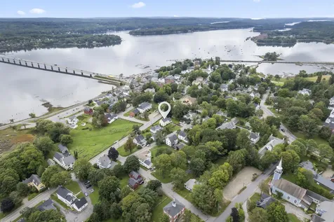 18 Federal Street Wiscasset ME 04578