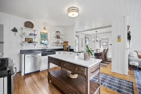 18 Federal Street Wiscasset ME 04578