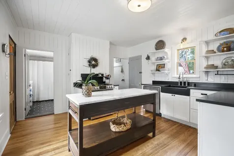 18 Federal Street Wiscasset ME 04578