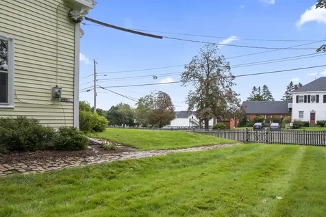 18 Federal Street Wiscasset ME 04578