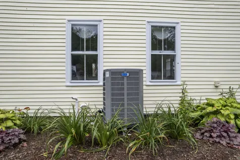 18 Federal Street Wiscasset ME 04578