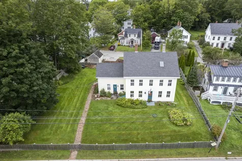 18 Federal Street Wiscasset ME 04578