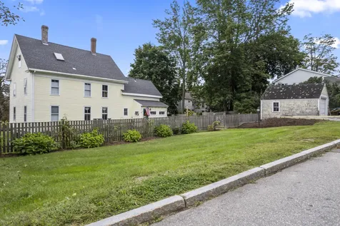 18 Federal Street Wiscasset ME 04578