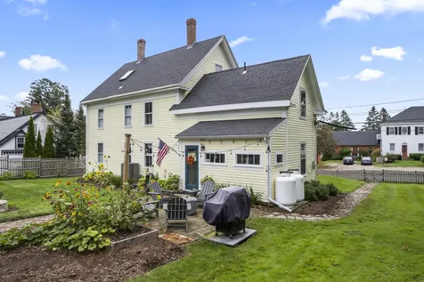 18 Federal Street Wiscasset ME 04578