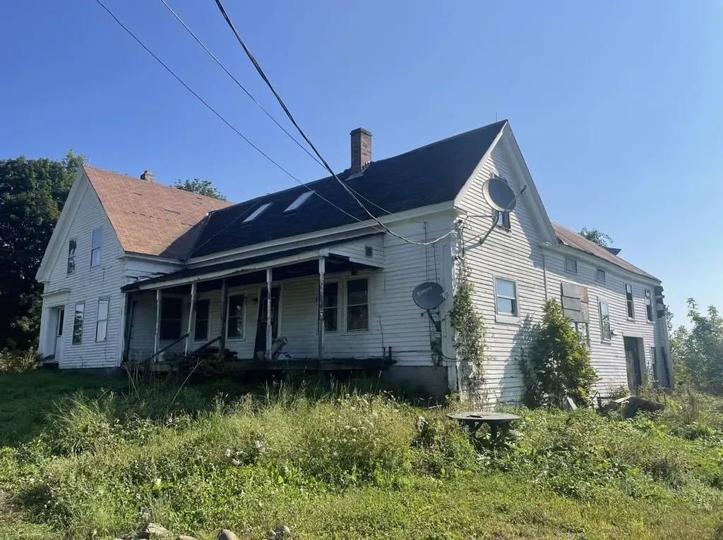 1112 Main Street Monmouth ME 04259