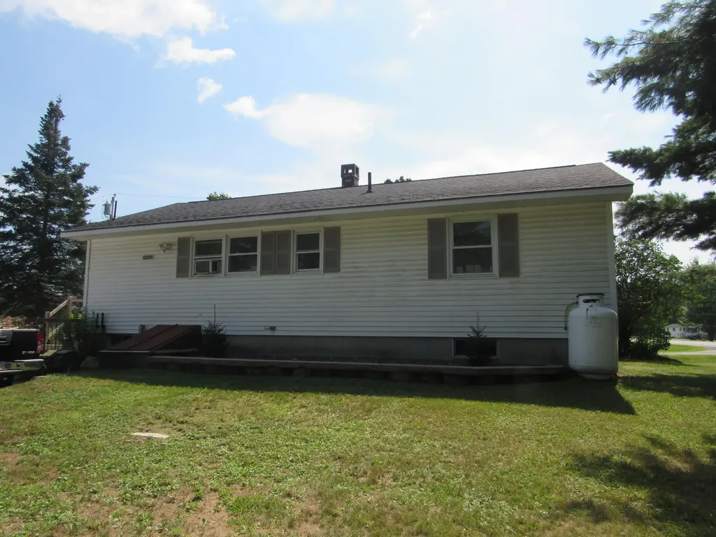 4 Oosoola Street Norridgewock ME 04957