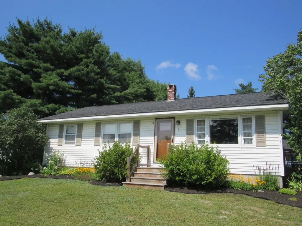 4 Oosoola Street Norridgewock ME 04957