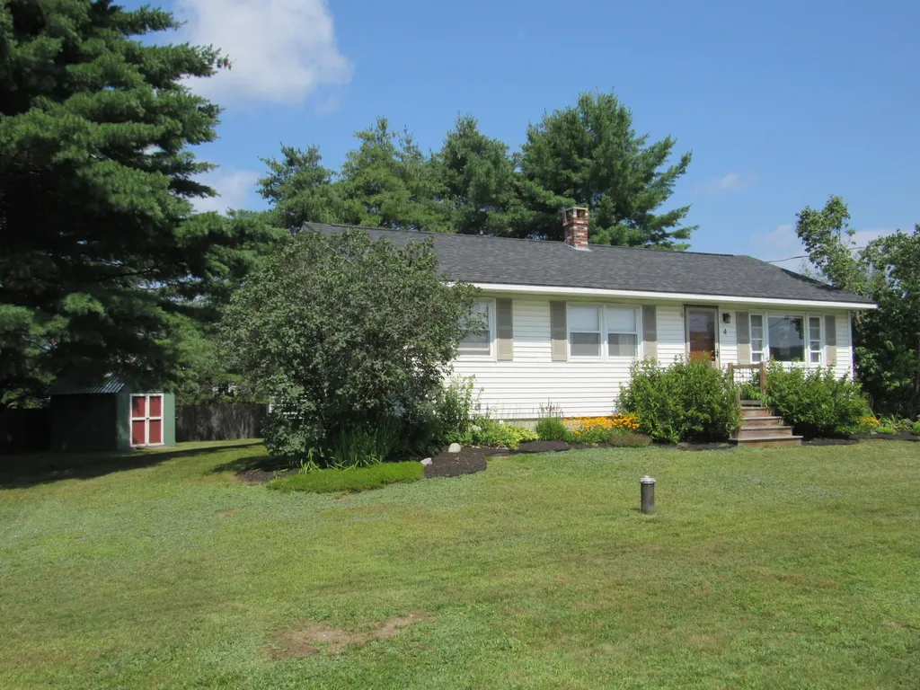 4 Oosoola Street Norridgewock ME 04957