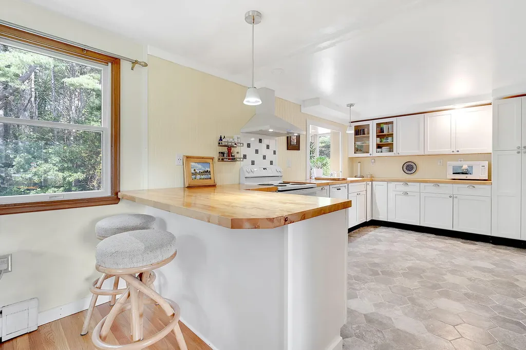 470 Mere Point Road Brunswick ME 04011