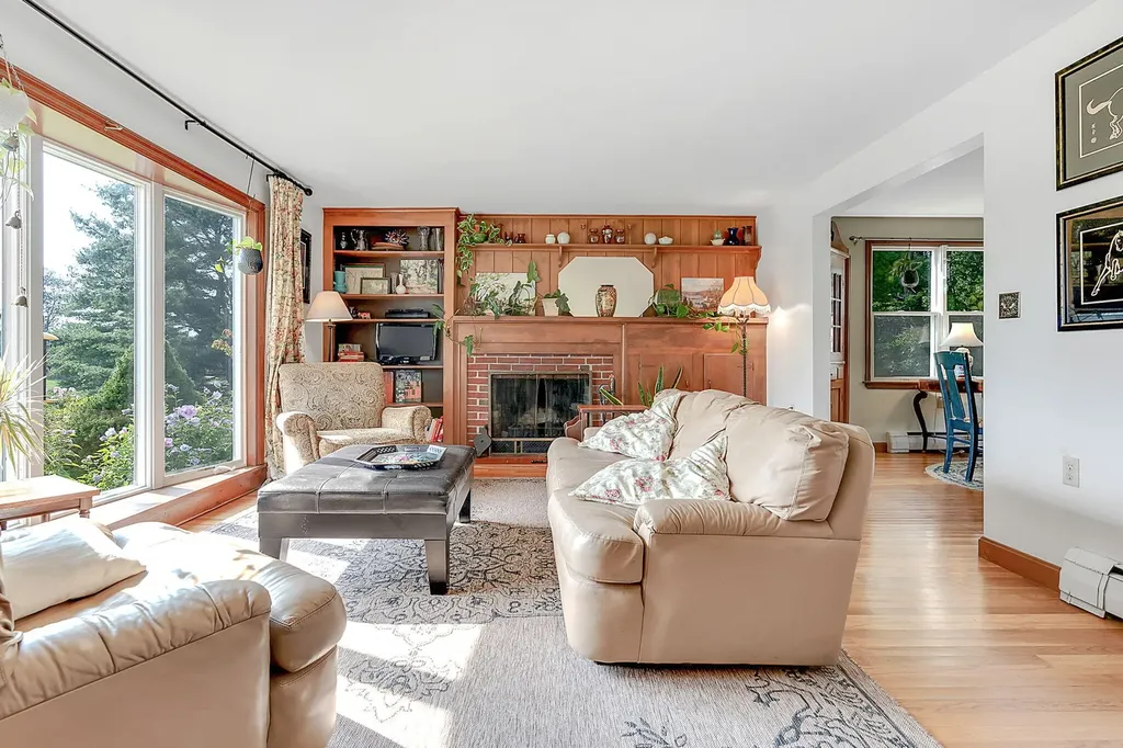 470 Mere Point Road Brunswick ME 04011