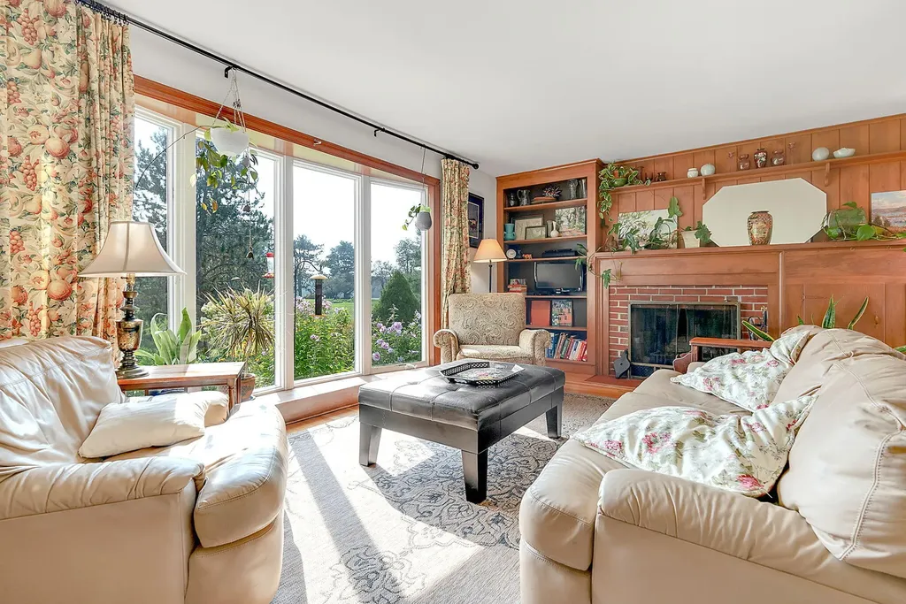 470 Mere Point Road Brunswick ME 04011