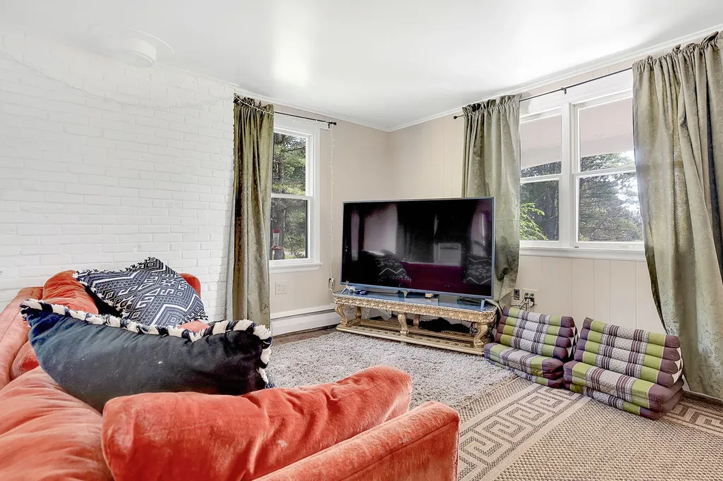 470 Mere Point Road Brunswick ME 04011