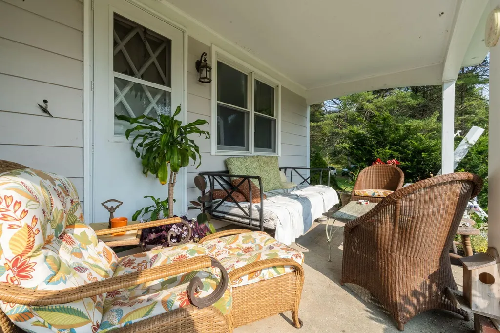 470 Mere Point Road Brunswick ME 04011