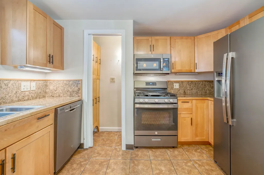 8 Cromwell Drive Orono ME 04473