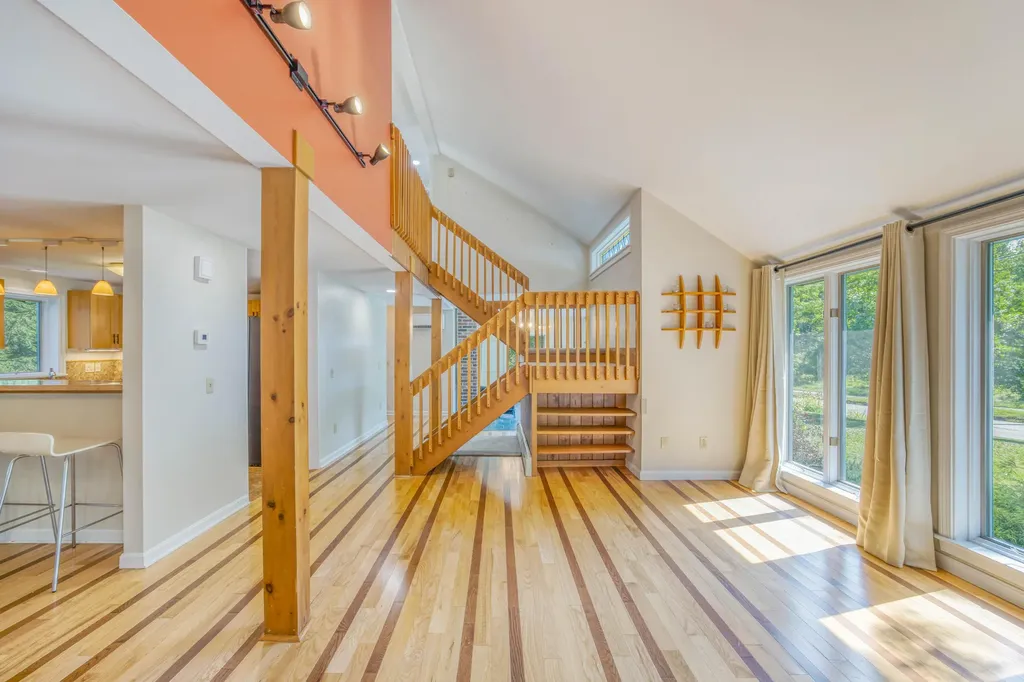 8 Cromwell Drive Orono ME 04473