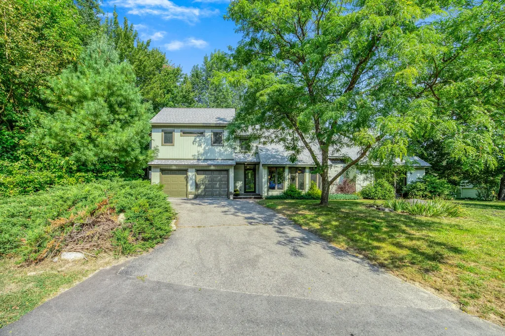 8 Cromwell Drive Orono ME 04473
