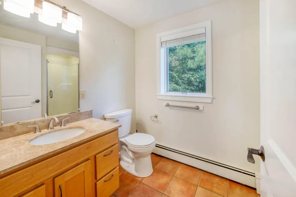 8 Cromwell Drive Orono ME 04473