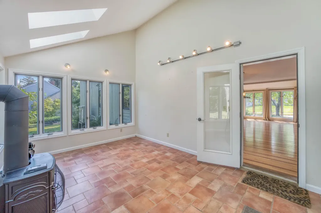 8 Cromwell Drive Orono ME 04473