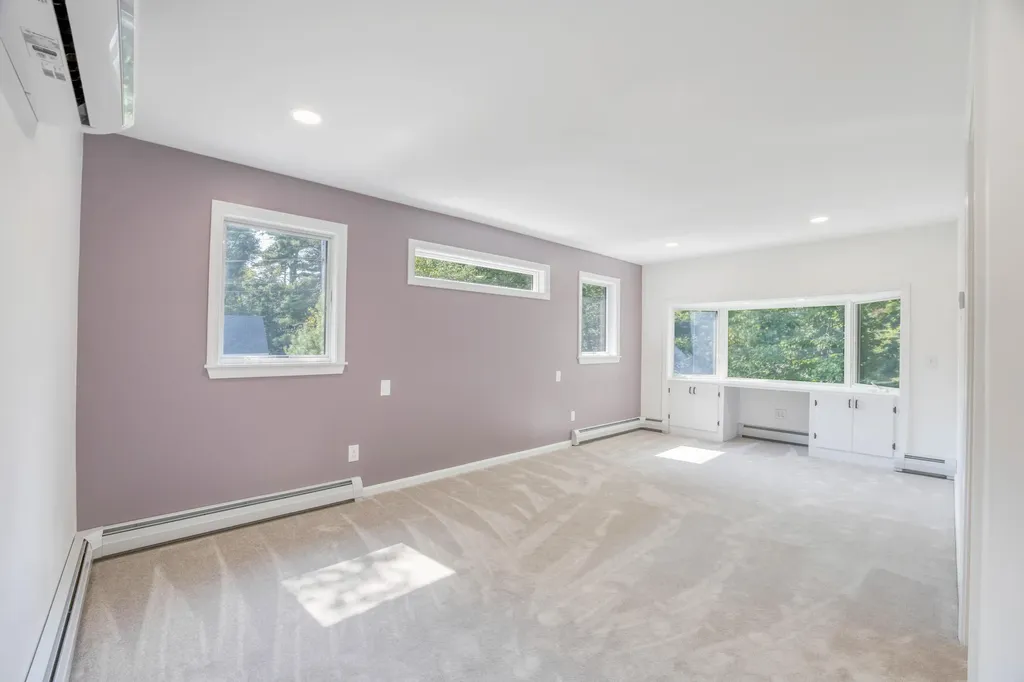 8 Cromwell Drive Orono ME 04473