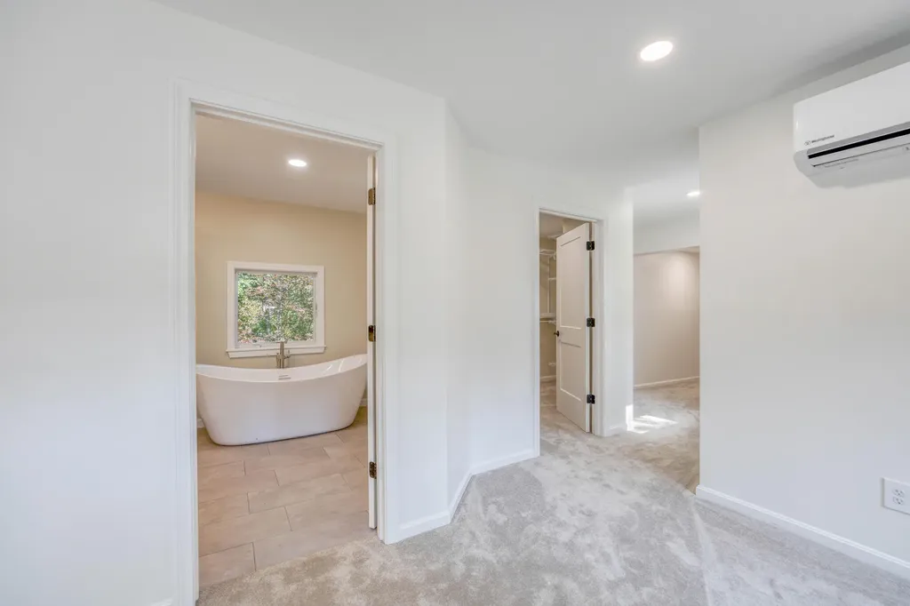 8 Cromwell Drive Orono ME 04473